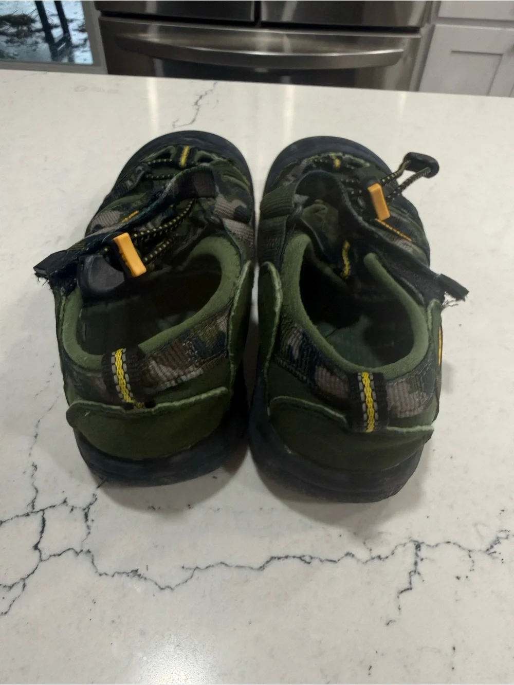 KEEN Boys Camouflage Fisherman Sandals Closed Toe Green Black US Size 3